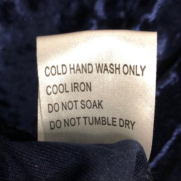 NWT LF Emma & Sam Crushed Velvet Hoodie - Picture 9 of 9